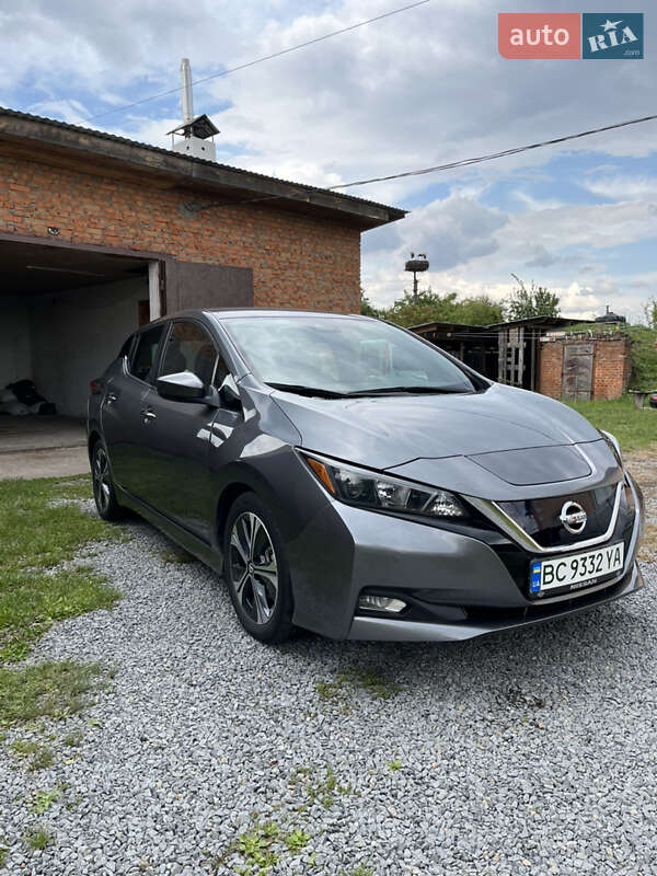 Хэтчбек Nissan Leaf 2019 в Шептицькому