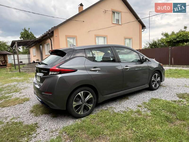 Хэтчбек Nissan Leaf 2019 в Шептицькому