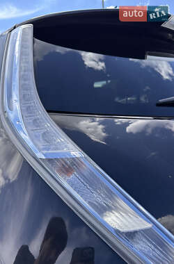 Хэтчбек Nissan Leaf 2014 в 