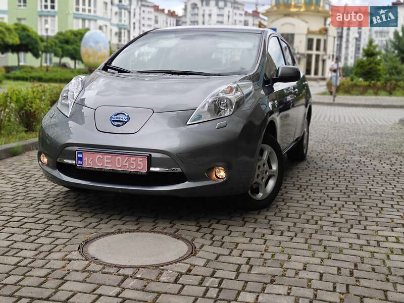 Хэтчбек Nissan Leaf 2015 в Ивано-Франковске