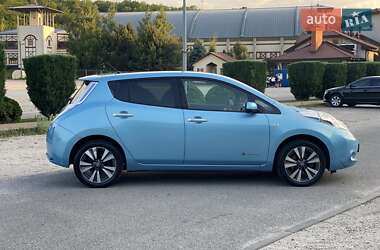 Хетчбек Nissan Leaf 2014 в 