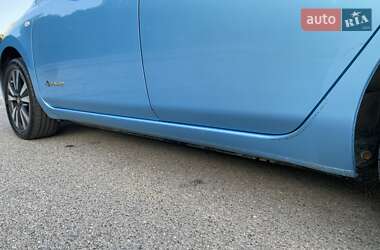 Хетчбек Nissan Leaf 2014 в 