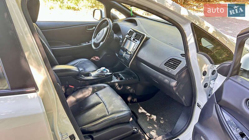 Хетчбек Nissan Leaf 2013 в Чорноморську