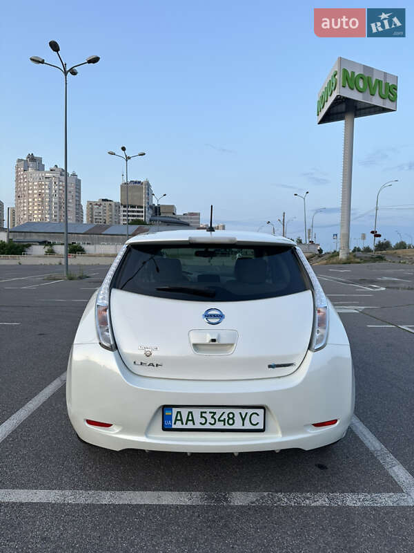 Хетчбек Nissan Leaf 2016 в Києві