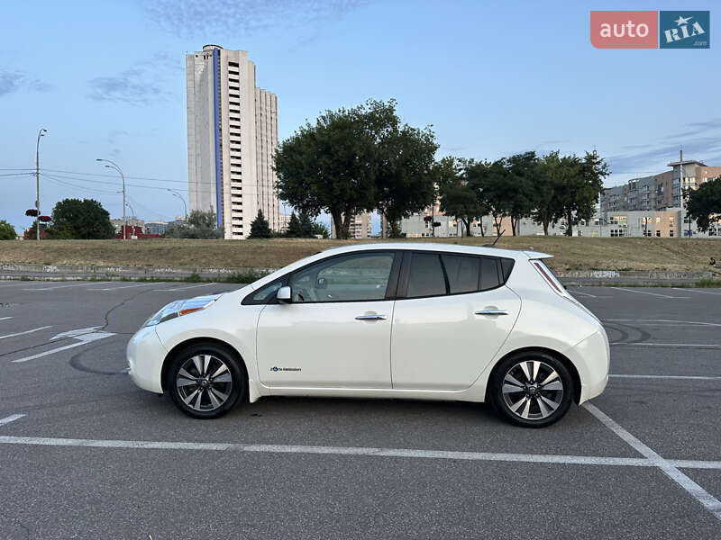Хетчбек Nissan Leaf 2016 в Києві