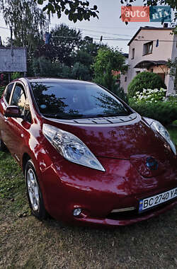 Хэтчбек Nissan Leaf 2014 в 