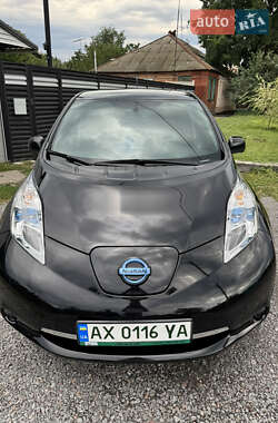 Хэтчбек Nissan Leaf 2013 в 