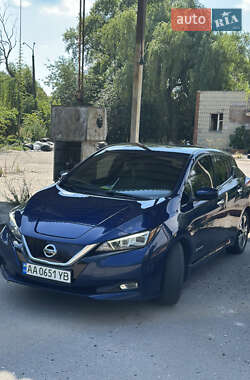 Хэтчбек Nissan Leaf 2018 в Киеве