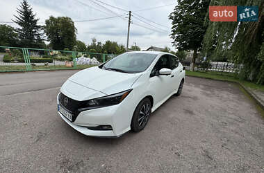 Хэтчбек Nissan Leaf 2023 в 