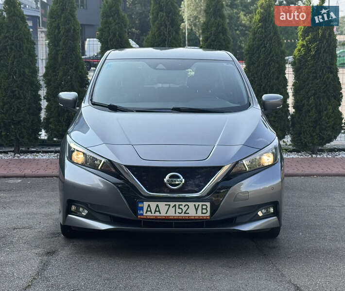 Хэтчбек Nissan Leaf 2019 в Киеве