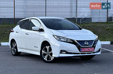 Хэтчбек Nissan Leaf 2020 в 
