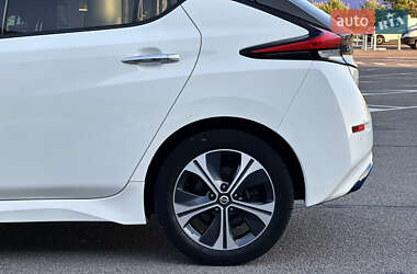 Хэтчбек Nissan Leaf 2020 в 