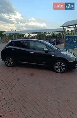 Хэтчбек Nissan Leaf 2015 в 