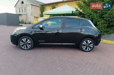 Хэтчбек Nissan Leaf 2015 в 
