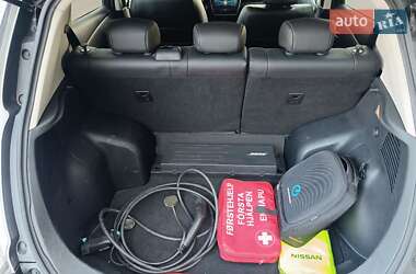 Хэтчбек Nissan Leaf 2015 в 