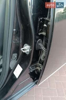 Хэтчбек Nissan Leaf 2015 в 