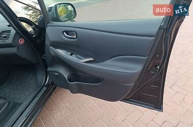 Хэтчбек Nissan Leaf 2015 в 