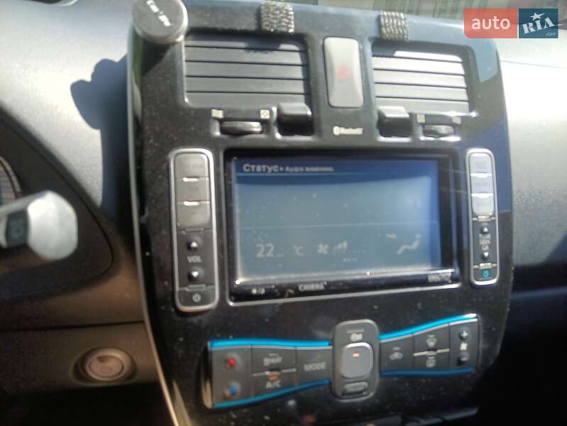 Хэтчбек Nissan Leaf 2015 в Мукачево