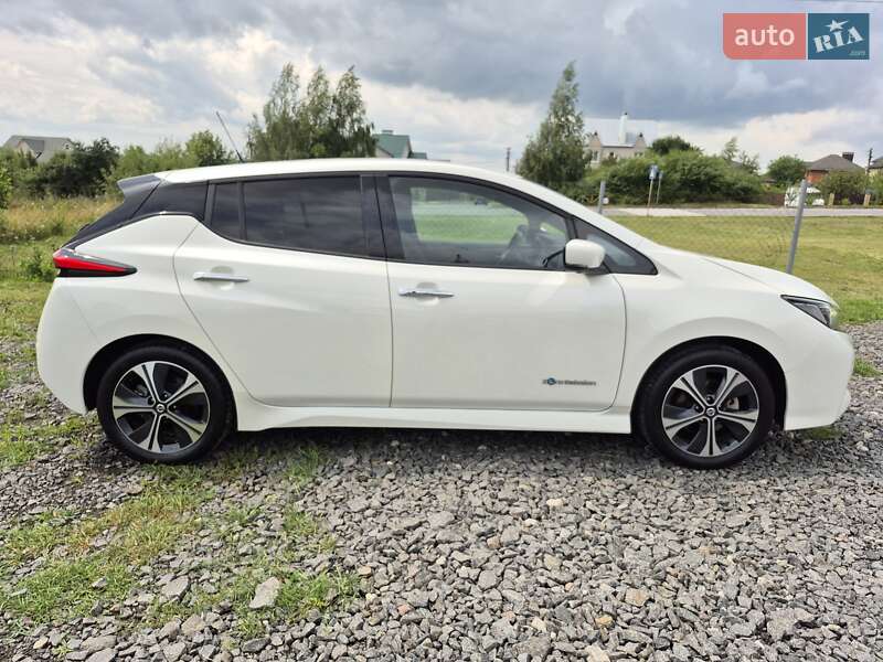 Хэтчбек Nissan Leaf 2020 в Хмельницком
