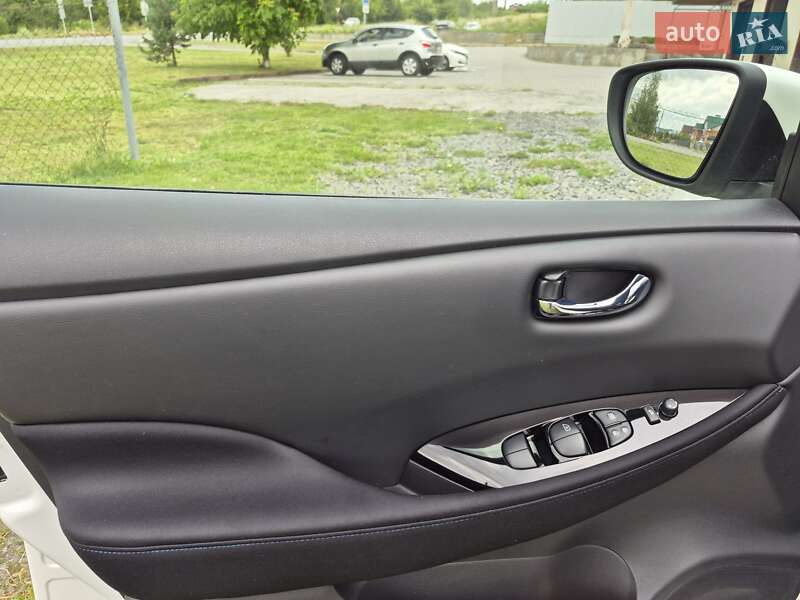 Хэтчбек Nissan Leaf 2020 в Хмельницком