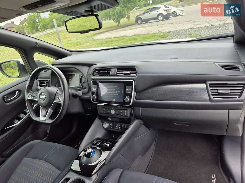 Хэтчбек Nissan Leaf 2020 в Хмельницком