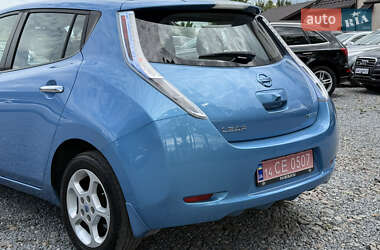Хэтчбек Nissan Leaf 2012 в 