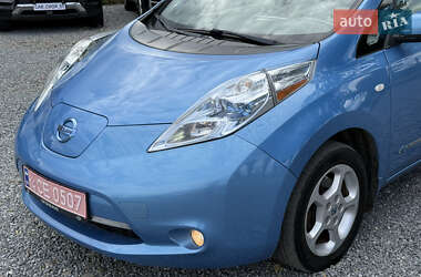Хэтчбек Nissan Leaf 2012 в 