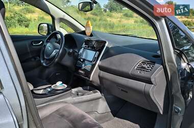 Хэтчбек Nissan Leaf 2015 в 