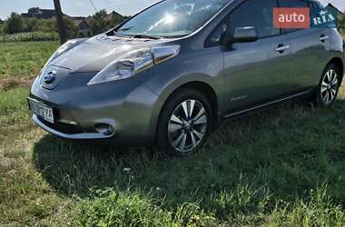 Хэтчбек Nissan Leaf 2015 в 
