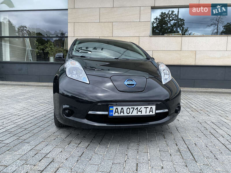 Хетчбек Nissan Leaf 2015 в Києві