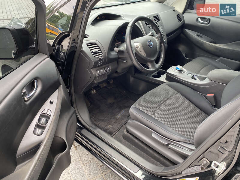 Хетчбек Nissan Leaf 2015 в Києві