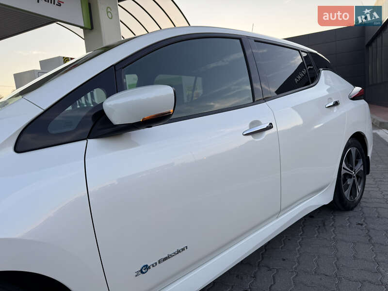 Хэтчбек Nissan Leaf 2018 в Дрогобыче