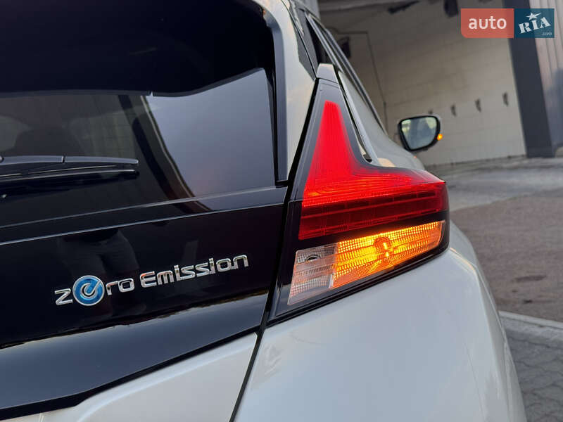 Хэтчбек Nissan Leaf 2018 в Дрогобыче