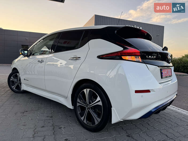 Хэтчбек Nissan Leaf 2018 в Дрогобыче