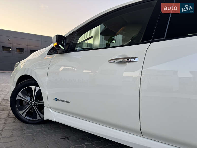 Хэтчбек Nissan Leaf 2018 в Дрогобыче