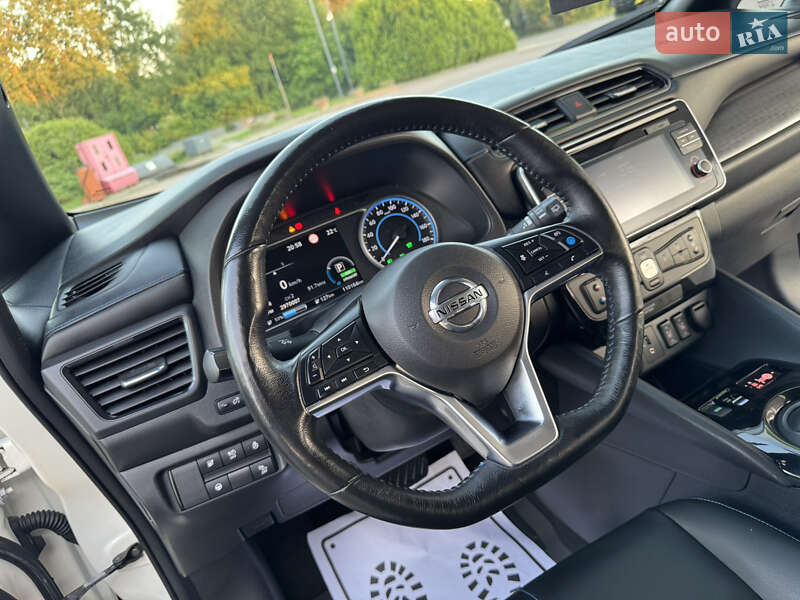 Хэтчбек Nissan Leaf 2018 в Дрогобыче