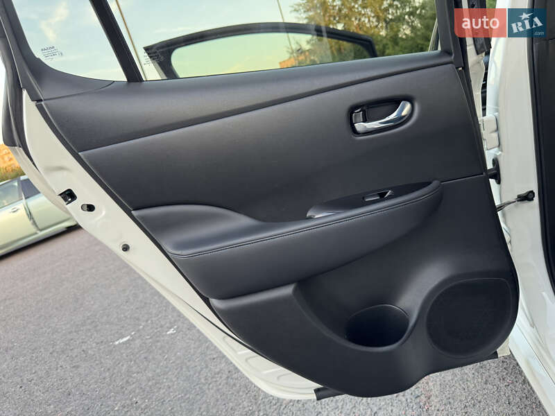 Хэтчбек Nissan Leaf 2018 в Дрогобыче