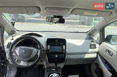 Хэтчбек Nissan Leaf 2013 в 