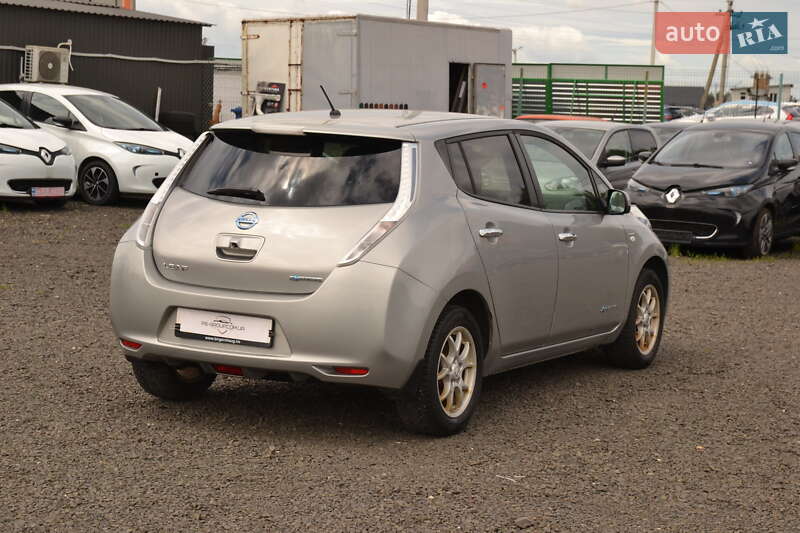 Хэтчбек Nissan Leaf 2015 в Луцке