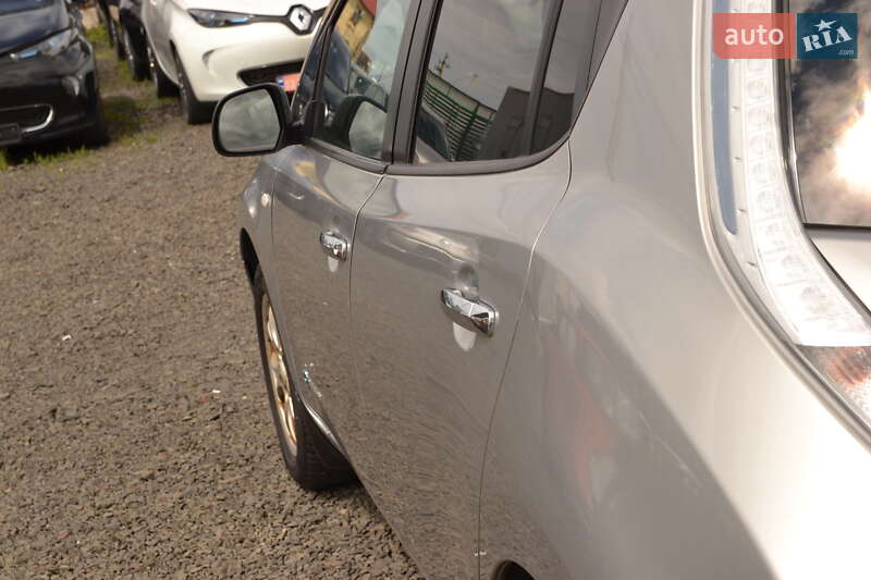 Хэтчбек Nissan Leaf 2015 в Луцке