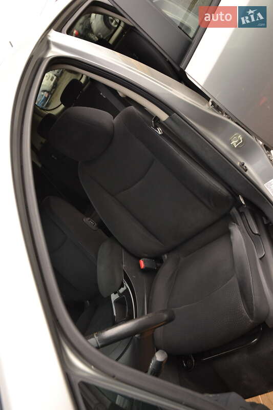 Хэтчбек Nissan Leaf 2015 в Луцке