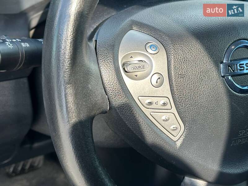 Хэтчбек Nissan Leaf 2013 в Львове