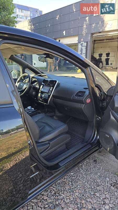 Хетчбек Nissan Leaf 2015 в Києві