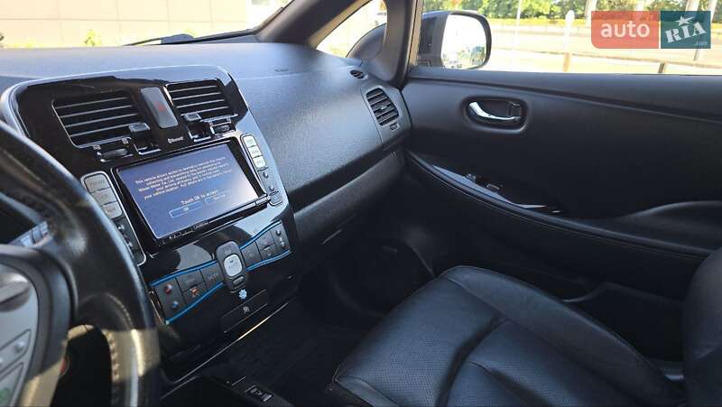 Хетчбек Nissan Leaf 2015 в Києві