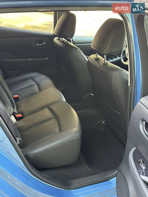 Хэтчбек Nissan Leaf 2013 в Тернополе