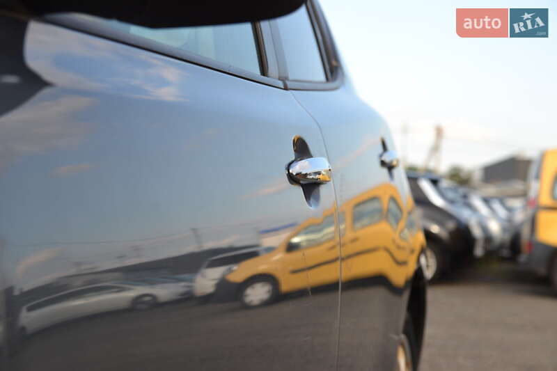 Хэтчбек Nissan Leaf 2014 в Луцке