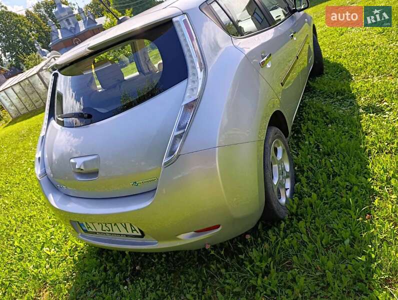 Хэтчбек Nissan Leaf 2011 в Коломые
