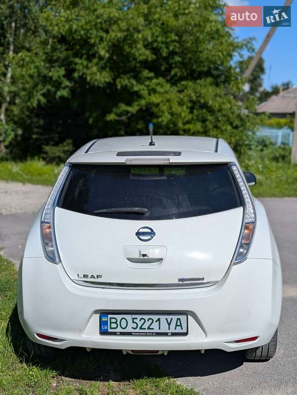 Хэтчбек Nissan Leaf 2013 в Тернополе