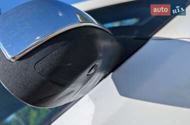 Хэтчбек Nissan Leaf 2013 в 
