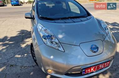 Хетчбек Nissan Leaf 2013 в Дніпрі